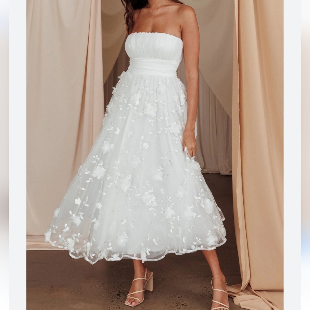 Nwt Selfie Leslie The Fayette Strapless Mesh Embellished Midi Dress White